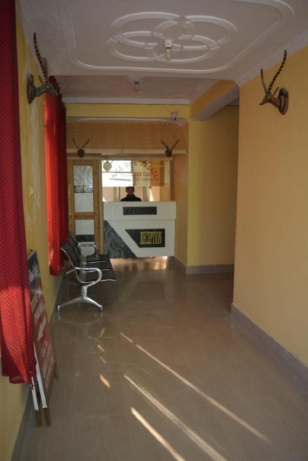 Nice One Palace Srīnagar Exterior foto